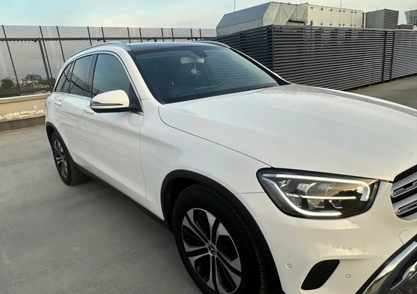 Mercedes-Benz GLC cena 172000 przebieg: 60000, rok produkcji 2020 z Barlinek małe 154